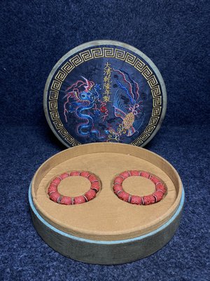 宮廷御用珊瑚手串刺繡收藏盒佩戴紅珊瑚飾品　　這也是紅珊瑚的神秘之處和獨特魅力。手0012325