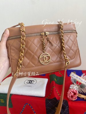 Chanel vintage 奶茶色荔枝皮圓logo包/斜背包相機包/男女適用包