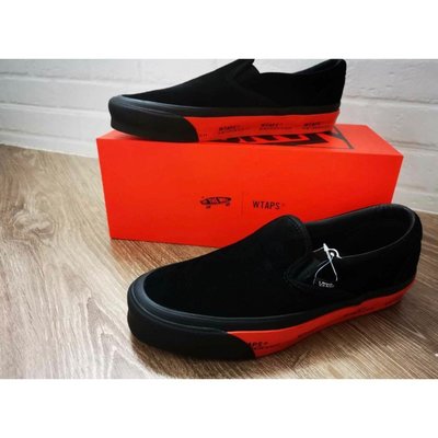 【正品】WTAPS x Vans Og Classic Slip-On Lx 黑紅 休閒鞋 板鞋 VN0A45JK20E