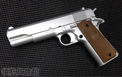 【領航員會館】台灣製造M1911塑膠手拉空氣槍 銀色木紋 小朋友拉一打一玩具槍BB槍45手槍KWC二戰1911生存遊戲