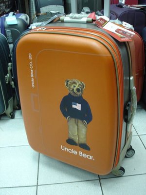 【玩皮豹】熊熊叔叔29吋【360度可加大/寬輪/PU防水】行李箱／旅行箱(橘黃色) 海關鎖