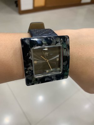 大小姐衣櫃～正韓空運 韓國TT Tictoc菱形皮革方形錶頭時尚造型錶 金