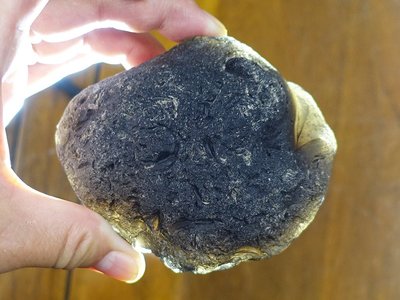 §能量礦石§ 哥倫比亞隕石 Columbianite 火山玻璃 535g 閃電石 愛睏石