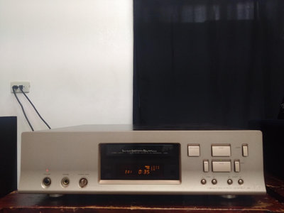 LUXMAN D-700s CD 播放機
