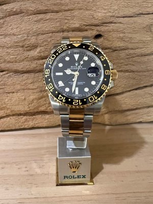 鋼鐵錶棧2018/ROLEX 勞力士116713LN 綠針 GMT兩地時區腕錶 國內貨
