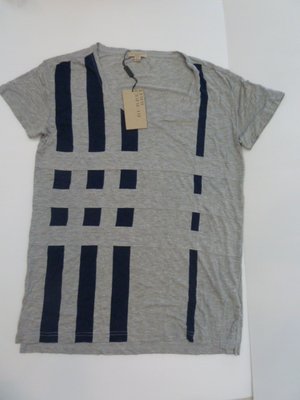 購於美國, 全新 Burberry Brit 灰色藍條塊圓領寬鬆人造絲 T恤, 無髒汙或破損, 美國女裝尺寸 M