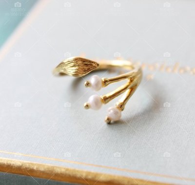 下殺-法國Les Nereides 首飾品 花間嬉戲鈴蘭系列 金色葉子白珍珠開口戒指 可愛氣質