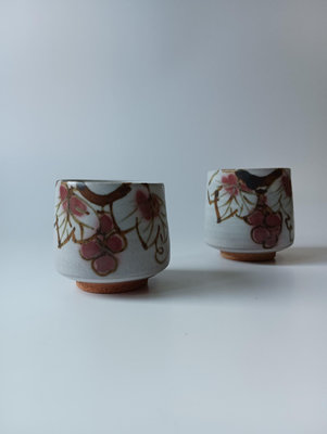 日本 神谷紀雄 鐵繪銅彩 葡萄紋 夫妻湯吞杯