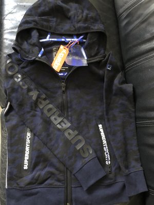 SUPERDRY SPORT 極度乾燥 原廠真品 男生 連帽運動外套 運動夾克 藍迷彩色 S號
