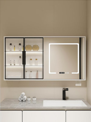居家佳:浴室鏡實木單獨掛墻式衛生間鏡子長虹玻璃門層板燈鏡門在右