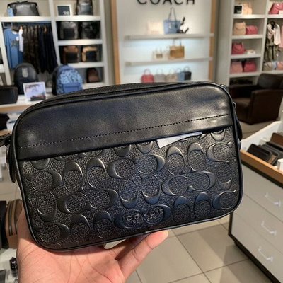 Coach 50713 新款Graham浮雕Logo全牛皮男士單肩斜挎相機包 小方包 附購買證明 商品標籤