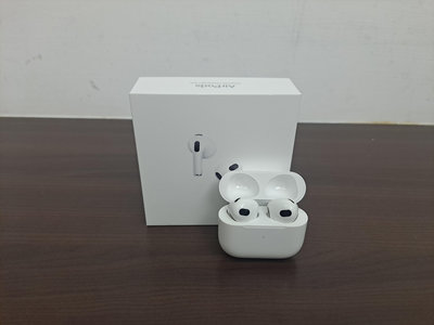 Apple AirPods 3 無線藍芽耳機 MME73TA/A 2024年2月購*只要3700元*(G0524)