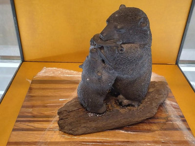 【古物獵藏】豆梗黑 壽山石 親子北極熊雕件，有歷史痕跡，動態生動雕刻細緻，適合收藏或店鋪擺飾及居家裝飾