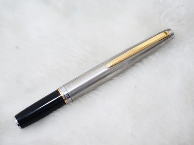 B888 少見且高質感的 寫樂 日本製 鋼蓋黑桿 14k 細字尖鋼筆(鷹嘴尖)(7.5成新無凹)