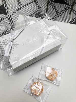 PVC透明雪花手拎袋25.8CM*22*8CM一個42元 禮品袋可放 聖誕節禮品盒,餅乾盒,月餅盒糖果盒.環保提帶,