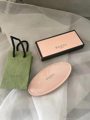 🈶現貨‼️❤️歐洲代購---GUCCI美妝櫃VIP會員禮品2024年新款粉色折疊化妝鏡(附紙盒、紙袋)