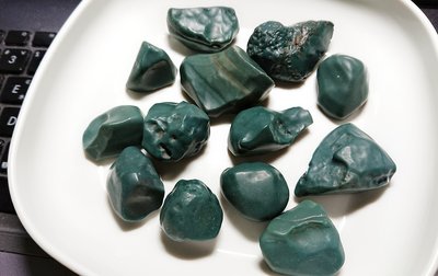 【巽玉閣】內蒙古阿拉善戈壁精品高端玉化綠碧玉原石雕刻料-可做雕件,掛件,奇石,把件