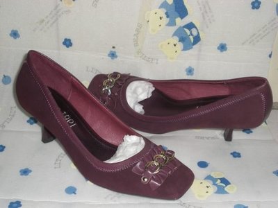 ☆甜甜妞妞小舖 ☆專櫃真品  SENSE1991  紫紅色麂皮女鞋--- 方頭中跟包鞋---23.5號