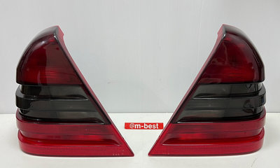 BENZ W202 (後期.燻黑) 後燈總成 後尾燈 後車燈 尾燈 (左邊+右邊一組) (日本外匯拆車品) 2028205166