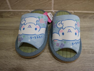婕的店日本精品~日本帶回~Sanrio大耳狗草編室內拖鞋22~24cm