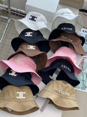Celine的漁夫帽已經是人手一頂的必備單品～牛仔材質非常特別，現在竟然是字母、凱旋門跟C logo同時都有牛仔材質的！是不是該好好把握！！ (