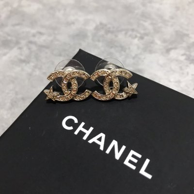Chanel Logo星星耳環 淡金《精品女王全新＆二手》