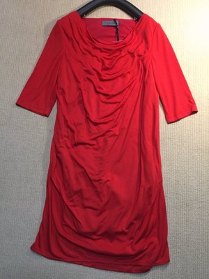 設計師專櫃 Eyame 亞米鮮艷紅天絲棉拼接絲緞設計款五分袖洋裝