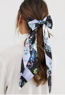 藍色蝴蝶結長帶絲巾質感花卉印花髮圈Hair scarf bow in floral print in blue 英國品牌