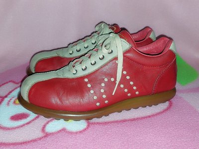 甜甜妞妞小舖 ☆專櫃真品 CAMPER  西班牙品牌女鞋--豆豆鞋休閒平底皮鞋--紅色真皮--37號