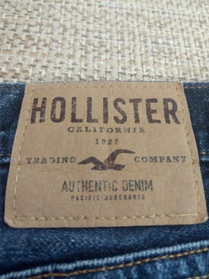 九成新 Hollister 經典小直筒牛仔褲 31 32 AF Timberland