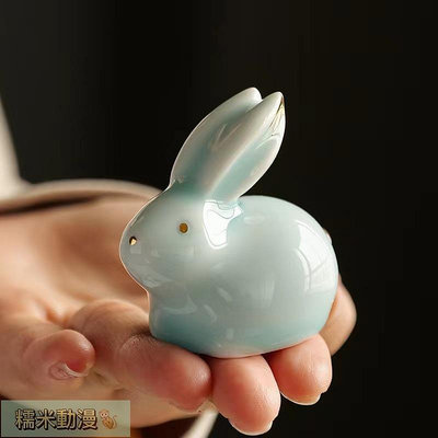 新款推薦 陶瓷萌兔子茶寵迷你景觀造物可愛青瓷玉兔小擺件精品創意辦公擺設 可開發票