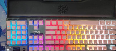 XPG SUMMONER 召喚師機械式鍵盤 銀軸中文 粉紅布丁