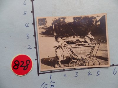 二戰時期,老嬰兒車, ,古董黑白,照片,相片