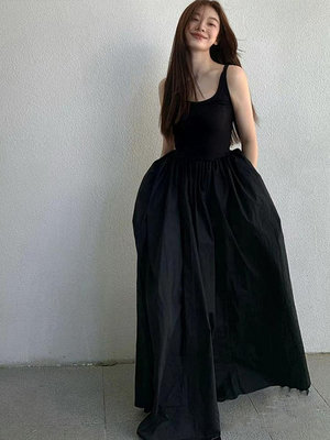 高級感黑色吊帶連衣裙子女夏季2024新款茶歇法式氣質收腰顯瘦長裙