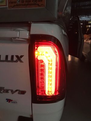 豐田TOYOTA HILUX REVO尾燈總成15-21款改裝LED行車燈後尾燈