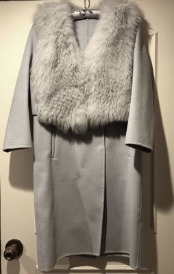 特價～冰灰藍色 100%全澳洲羊毛 真狐狸毛背心兩件式長大衣