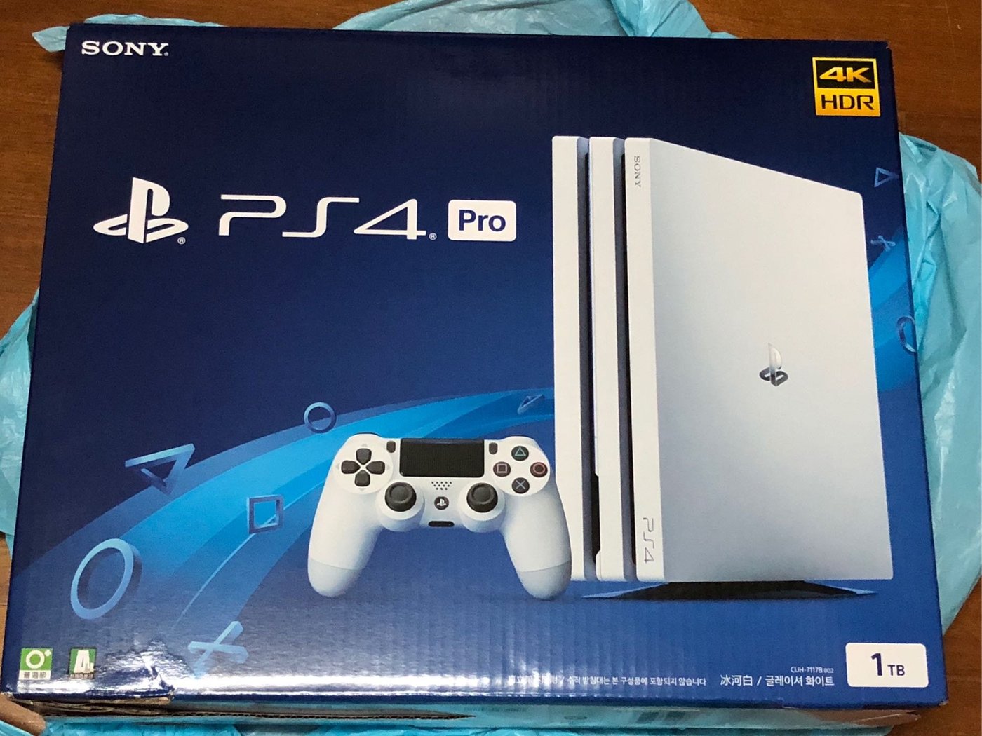 Sony PlayStation 4 PS4 Pro 冰晶白CUH-7117B 1TB 全新機（自製