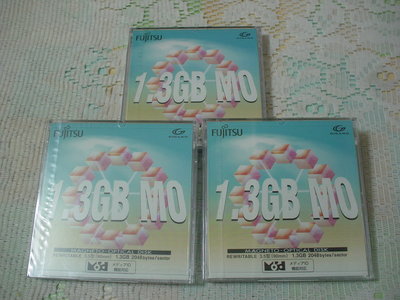 全新品Fujitsu 1.3GB MO光碟片，共3片 MADE IN JAPAN 【B39】