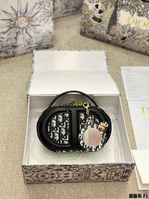 【二手包包】布 種草推薦~Dior SIGNATURE橢圓相機包新款包包 CD Signature， 俗稱豬NO147867
