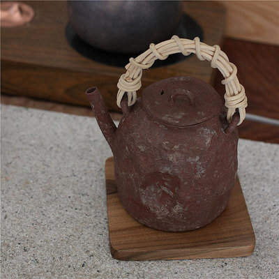 現貨：茶壺日式 胡桃木鐵壺玻璃壺墊 實木壺托 煮水壺 隔熱墊 養壺墊