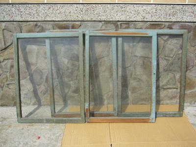 早期檜木窗(10)~~玻璃窗~~櫥櫃門~~長約82.8CM~~單片價格~~隨機出貨~~懷舊.裝飾