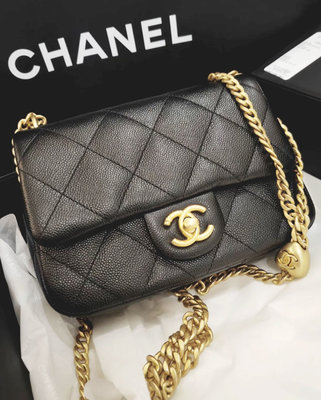 （已出售）全新超美Chanel 23P經典愛心調節扣荔枝皮黑金