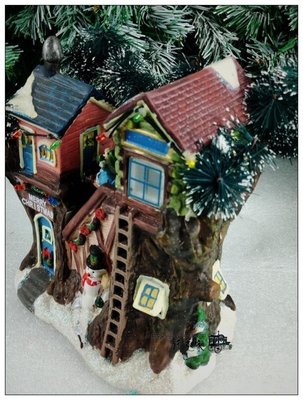 現貨 歐洲小鎮老式陶瓷房子圣誕彩燈樹屋微縮街景沙盤亮燈擺件