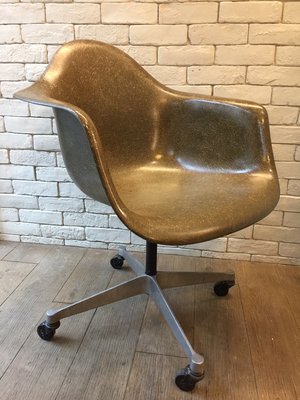 老件 Herman Miller 玻璃纖維 扶手椅 Eames .