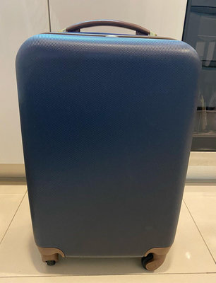二手 沉穩深藍色20吋行李箱 登機箱