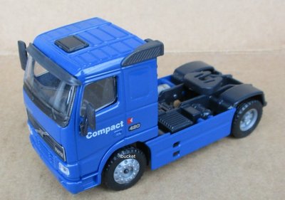 JOAL VOLVO FH12-420 藍色二軸拖車頭模型(塗裝瑕疵) 1/50---前擋風玻璃瑕疵(B)