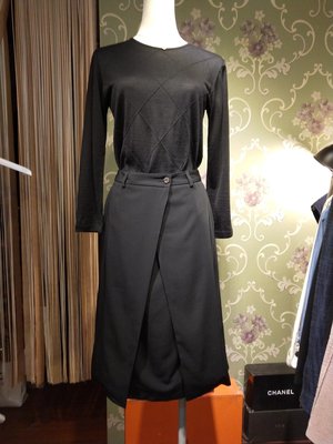 晶采臻品:Fendi 真品~氣質黑色造型及膝裙~限時特價3280