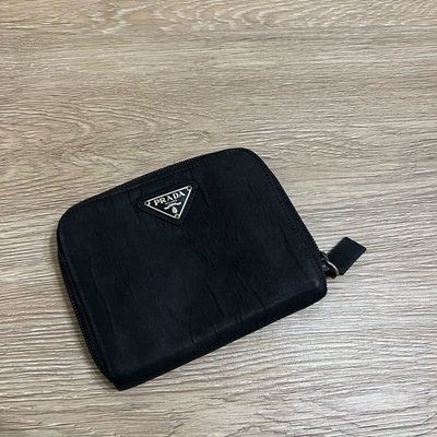 瑞奇二手精品 Prada 鐵牌 logo短夾