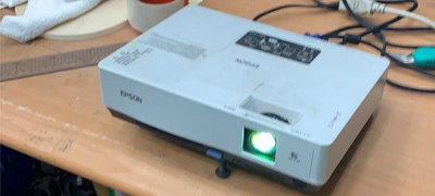 【尚典3C】 EPSON 液晶投影機EMP-1700  中古.二手.