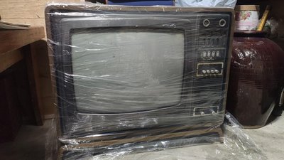 60年代古董老件SAMPO Z-16C木製電視機（懷舊）(家電/擺飾/裝飾)